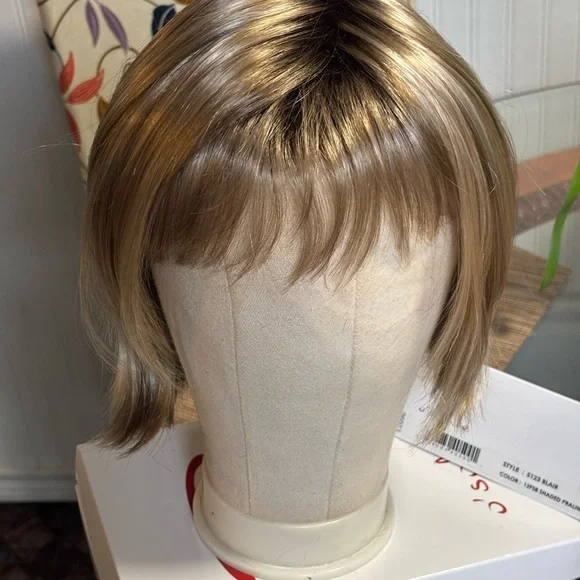 Jon Renau Blair short bob Wig color shaded praline 22FS8. - Picture 3 of 11